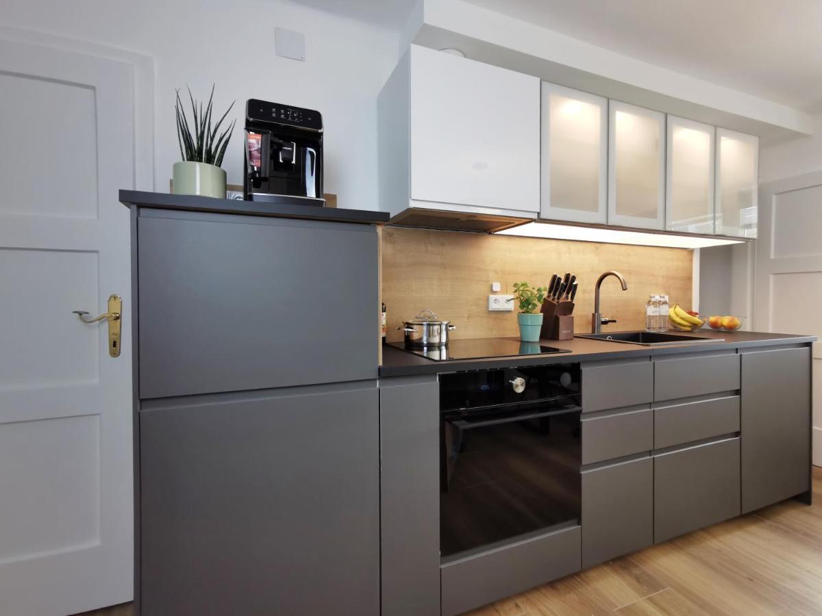 Neues City Center Piano Appartement Mit Netflix Klagenfurt am Woerthersee Exterior foto