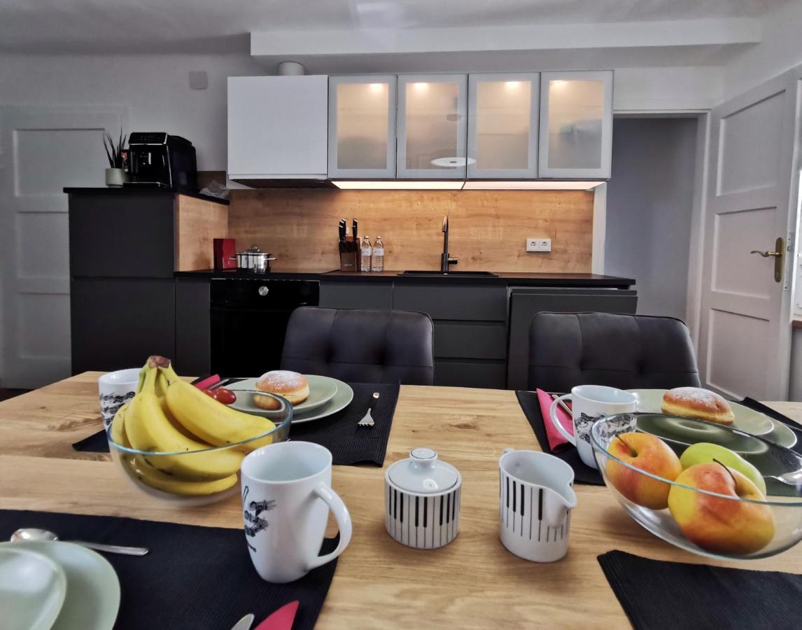 Neues City Center Piano Appartement Mit Netflix Klagenfurt am Woerthersee Exterior foto